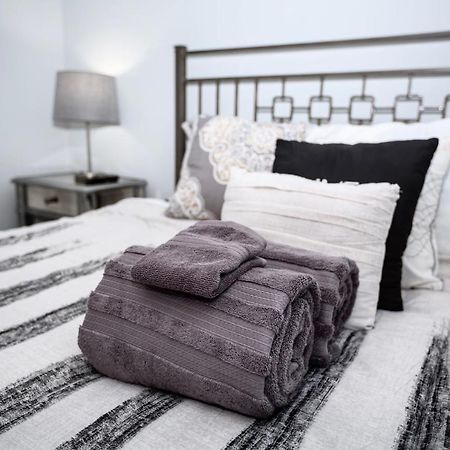 Elegant 3 Bedroom Apt With Free Parking And Balcony Nashville Ngoại thất bức ảnh
